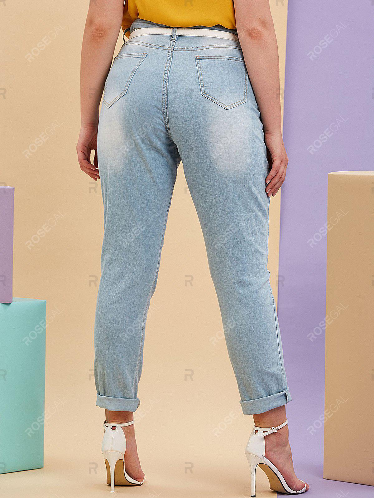 Mid Rise Pockets Plus Size Tapered Jeans