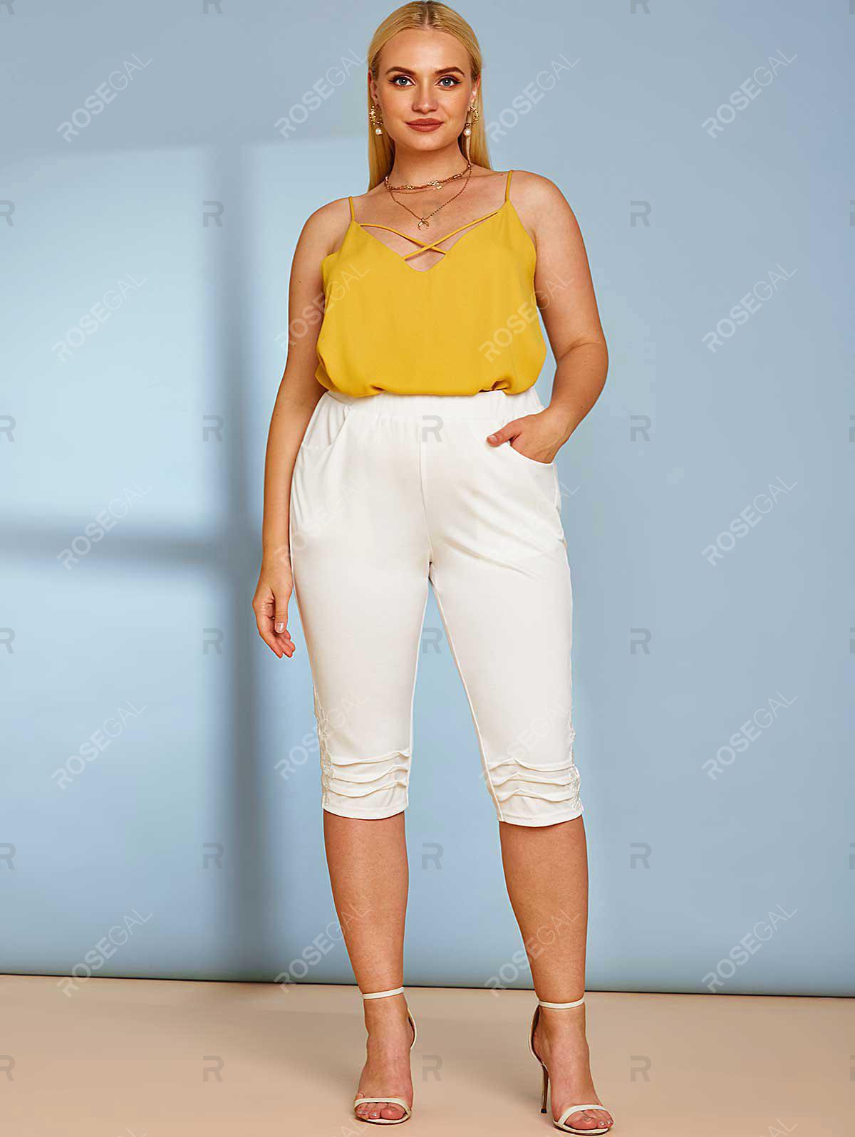 Plus Size Pintuck Applique Casual Knee-Length Pants