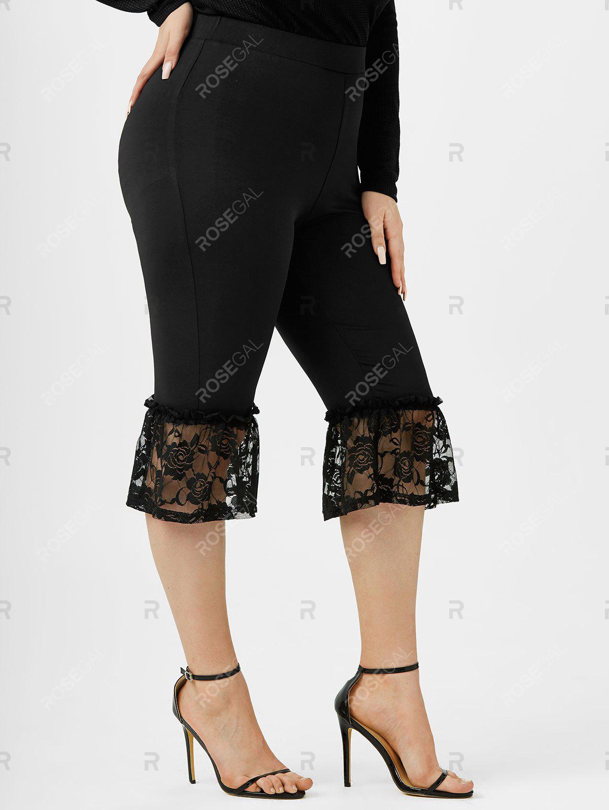 Plus Size Floral Flounce Lace Hem Capri Bell Pants