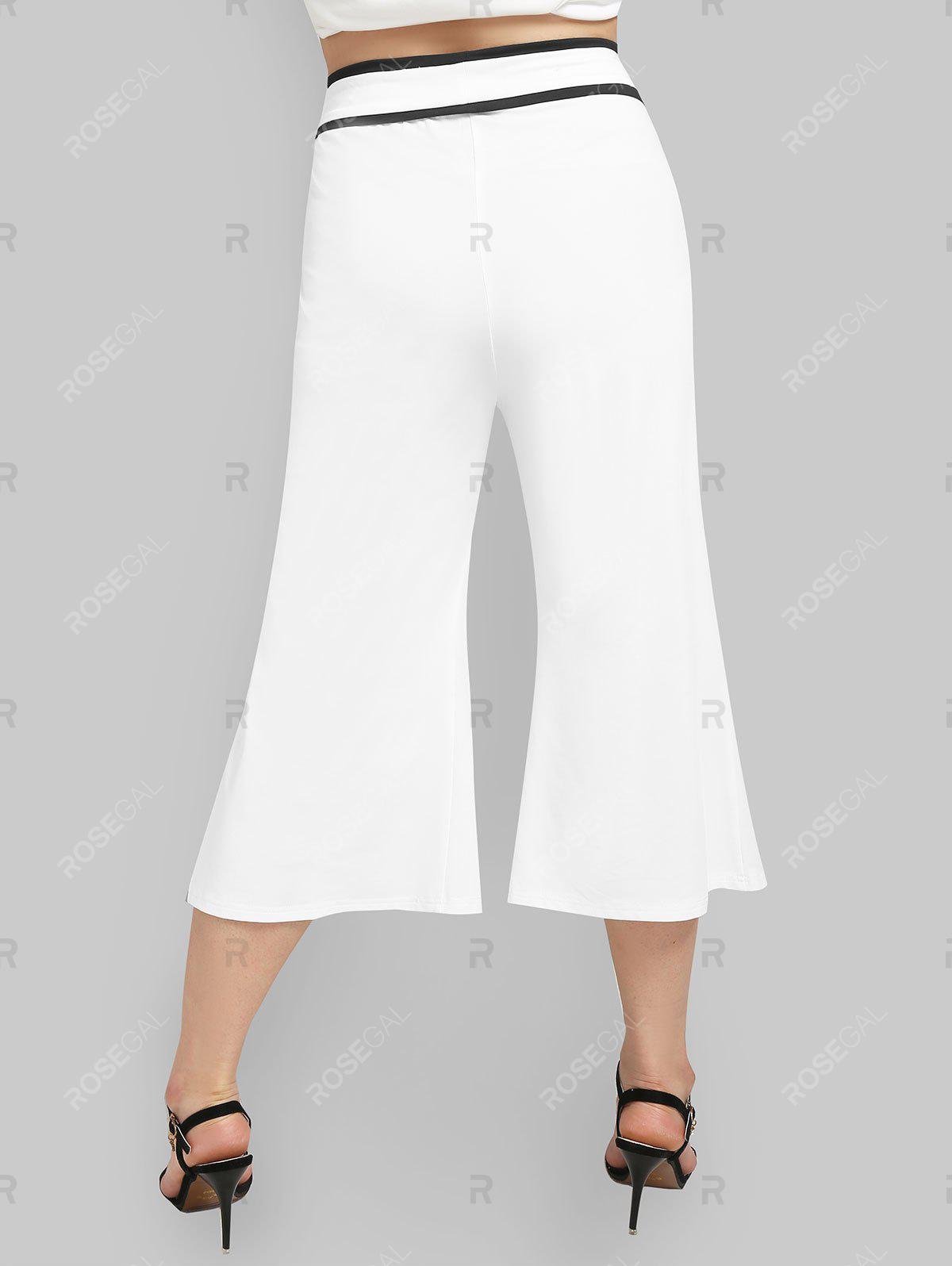 Plus Size Lace Panel Bell Bottom Capri Pants