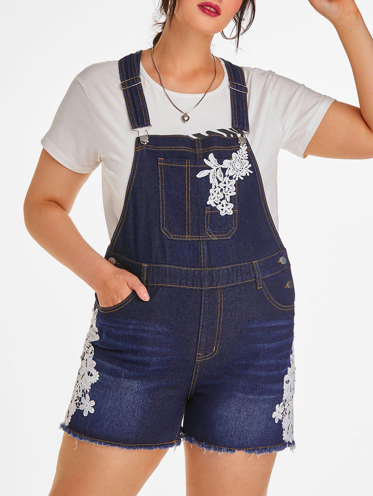 Plus Size & Curve Flower Applique Pocket Frayed Denim Overall Shorts