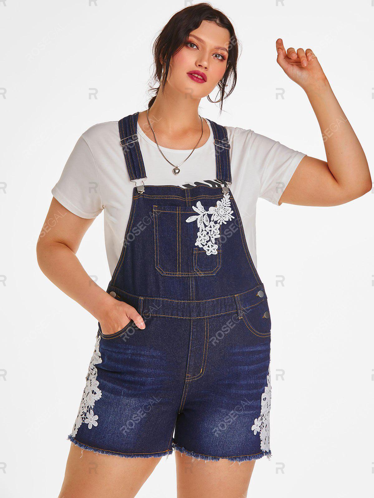 Plus Size & Curve Flower Applique Pocket Frayed Denim Overall Shorts