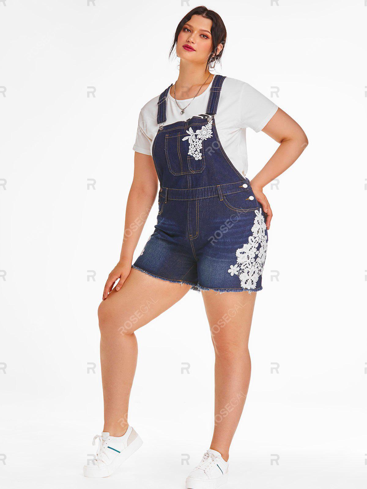 Plus Size & Curve Flower Applique Pocket Frayed Denim Overall Shorts